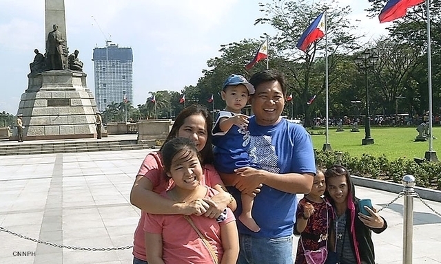 Family-at-Luneta_CNNPH.jpg
